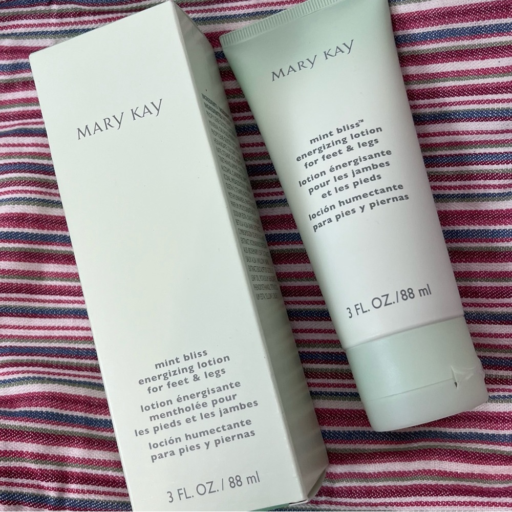 Mary Kay NEW In Box Mary Kay Mint Bliss Energizing Lotion For Feet And Legs 3oz